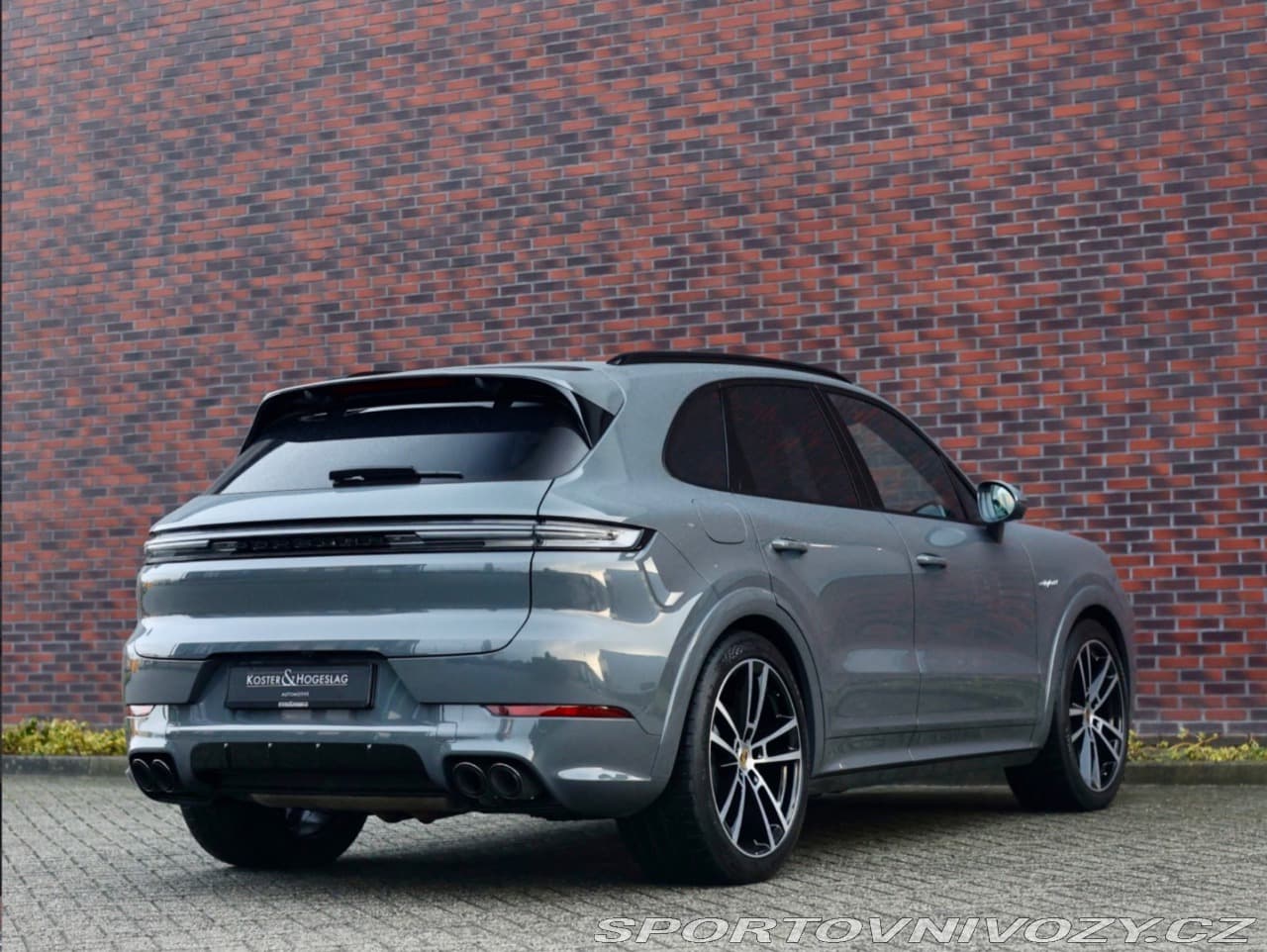 2025 Porsche Cayenne - 8