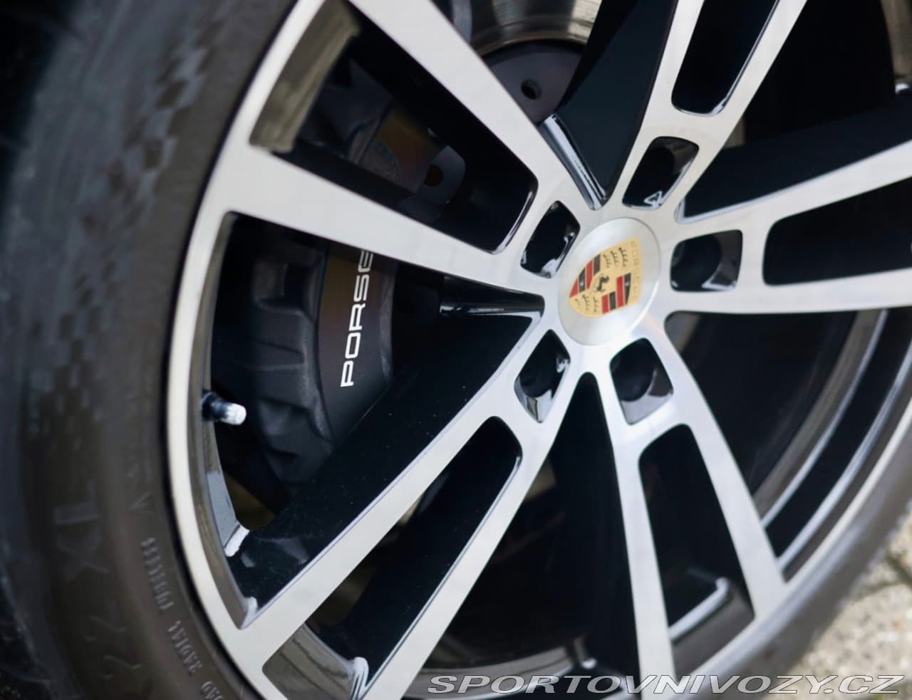 2025 Porsche Cayenne - 9