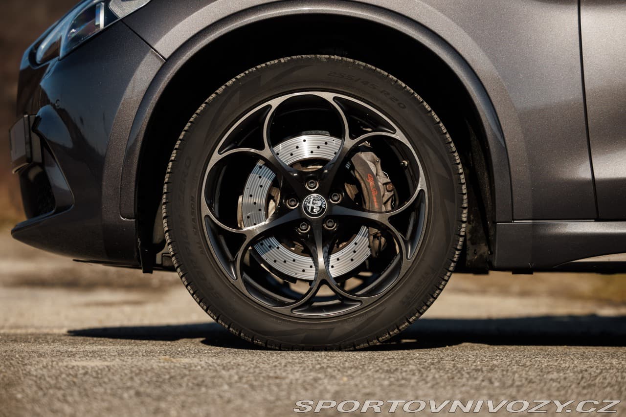 2018 Alfa Romeo Stelvio - 14