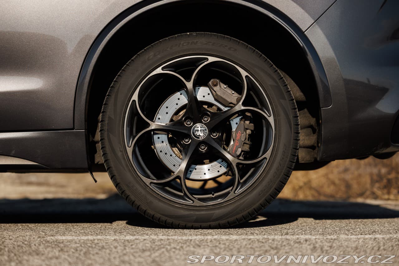 2018 Alfa Romeo Stelvio - 15