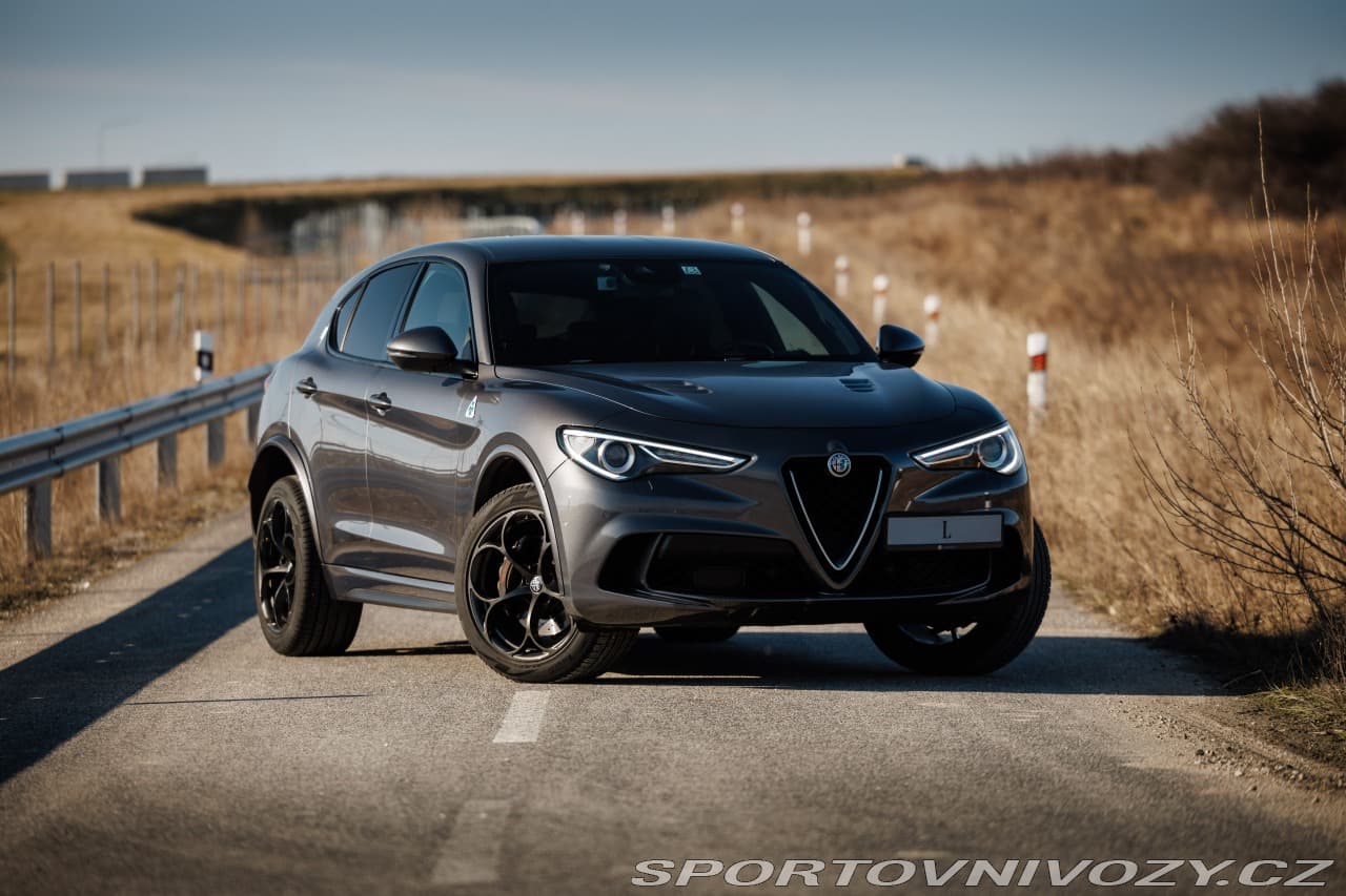 2018 Alfa Romeo Stelvio - 3