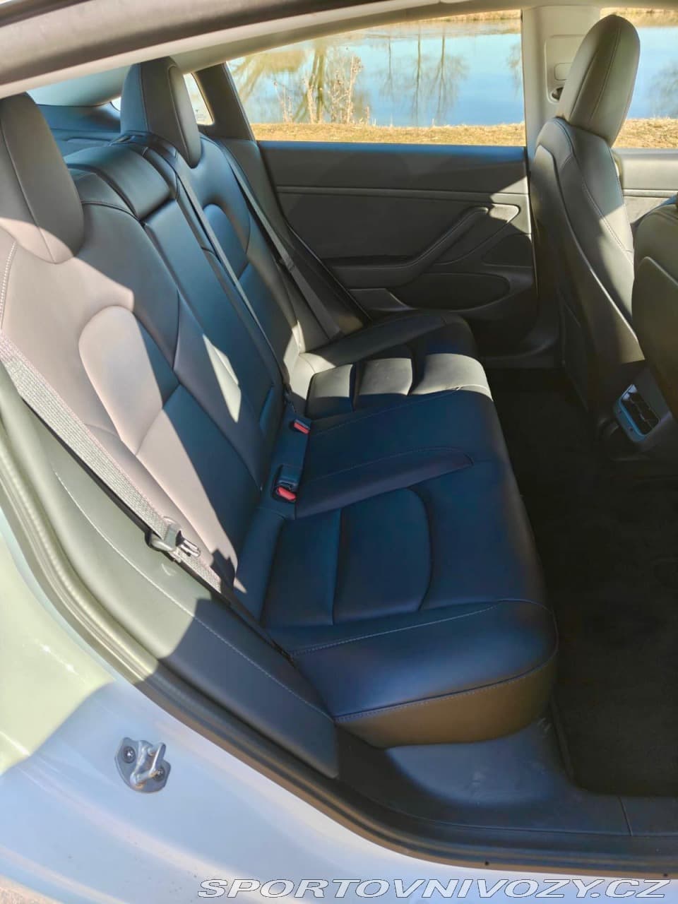 2019 Tesla Model 3 - 11