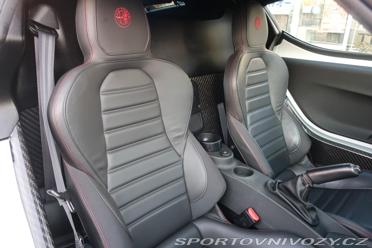 2015 Alfa Romeo 4c - 11