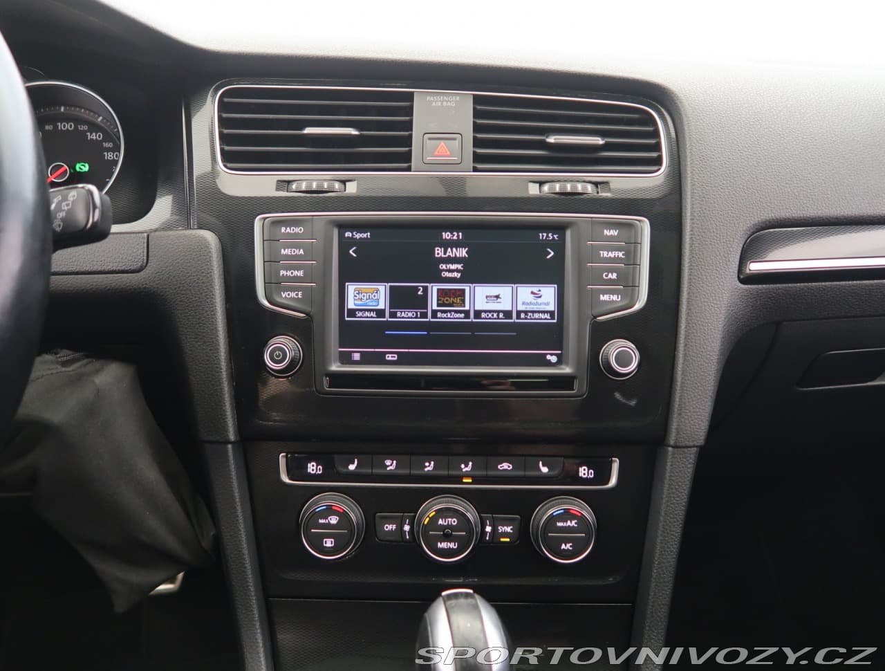 2016 Volkswagen Golf - 12