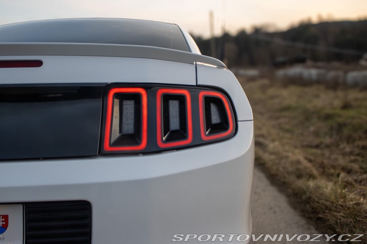 2014 Ford Mustang - 11