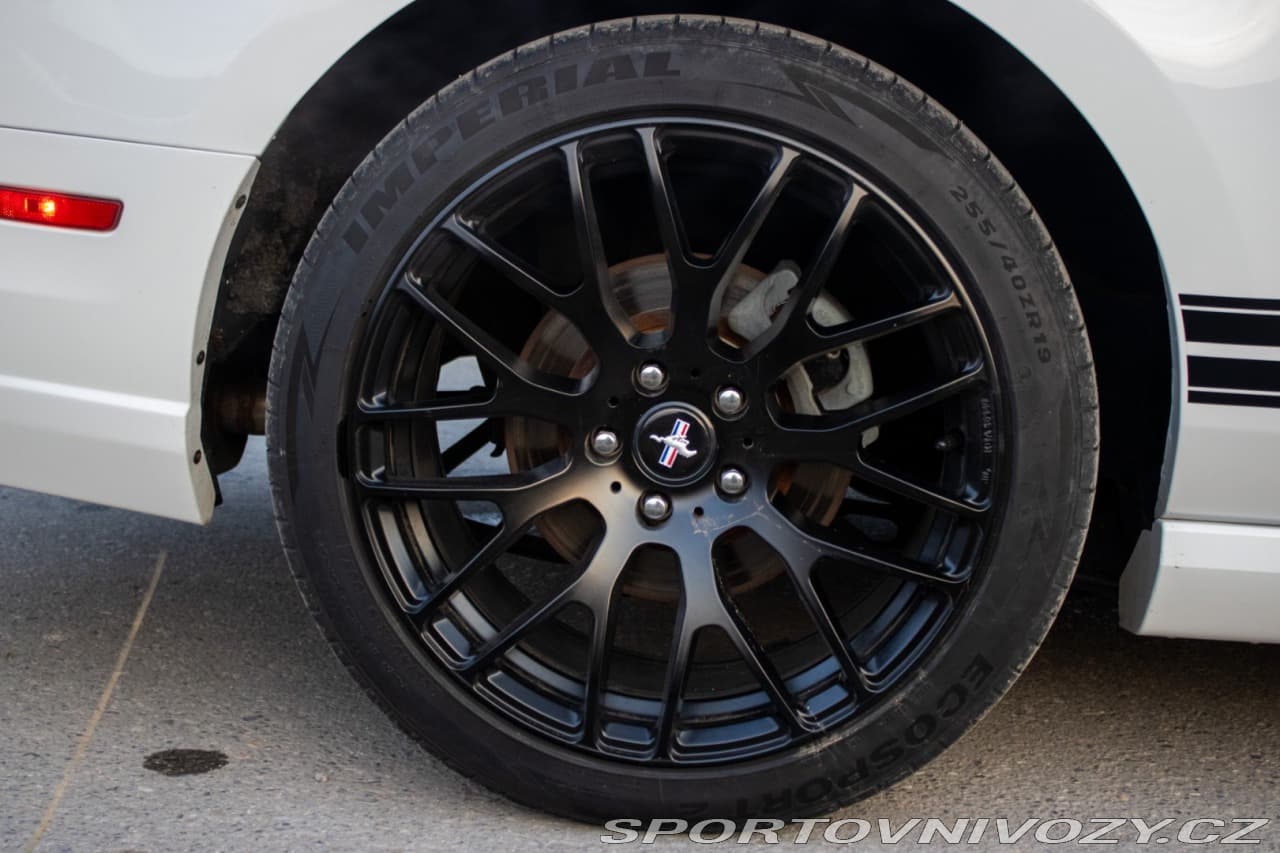 2014 Ford Mustang - 19