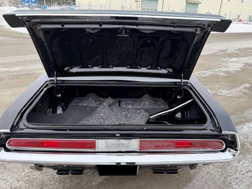 1970 Dodge Challenger - 17