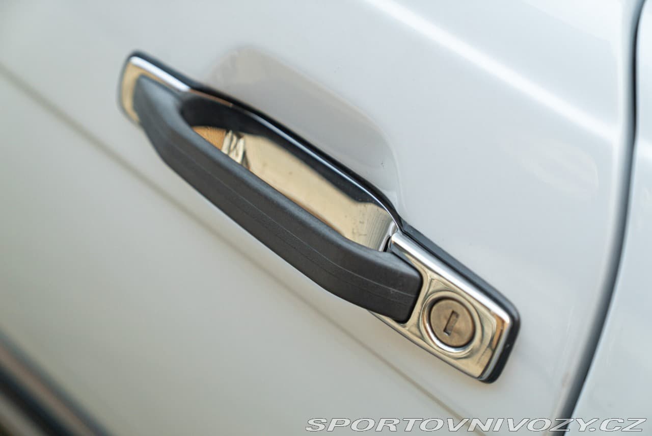 1986 Mercedes-Benz SL - 19