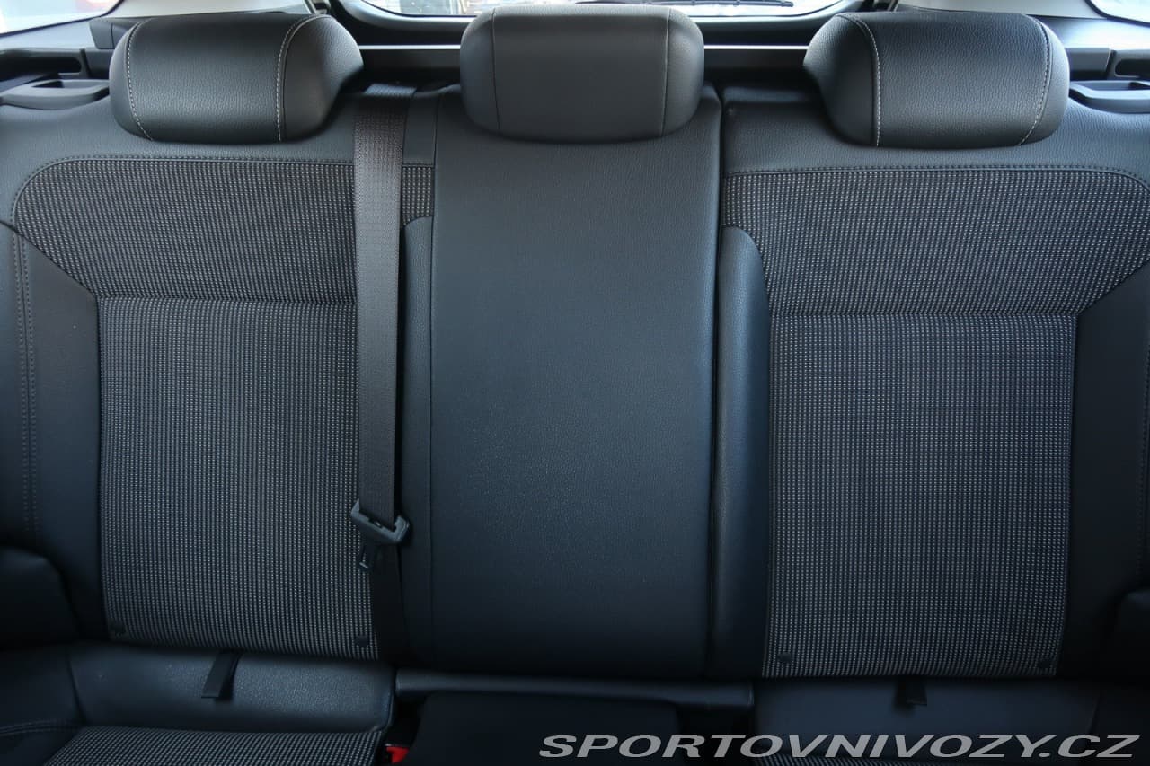 2012 Opel Astra - 10