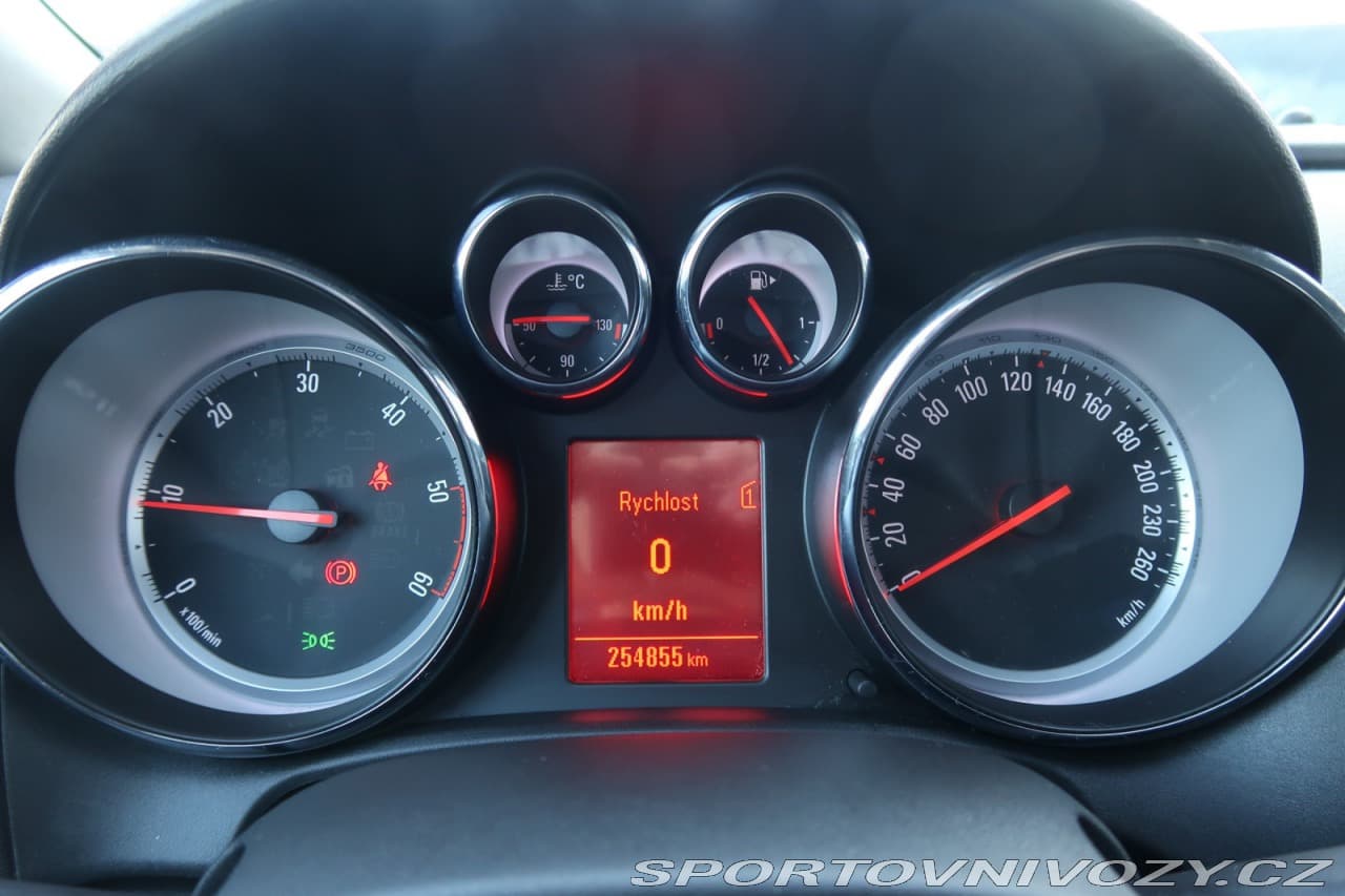 2012 Opel Astra - 11