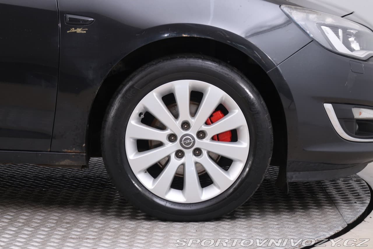 2012 Opel Astra - 14