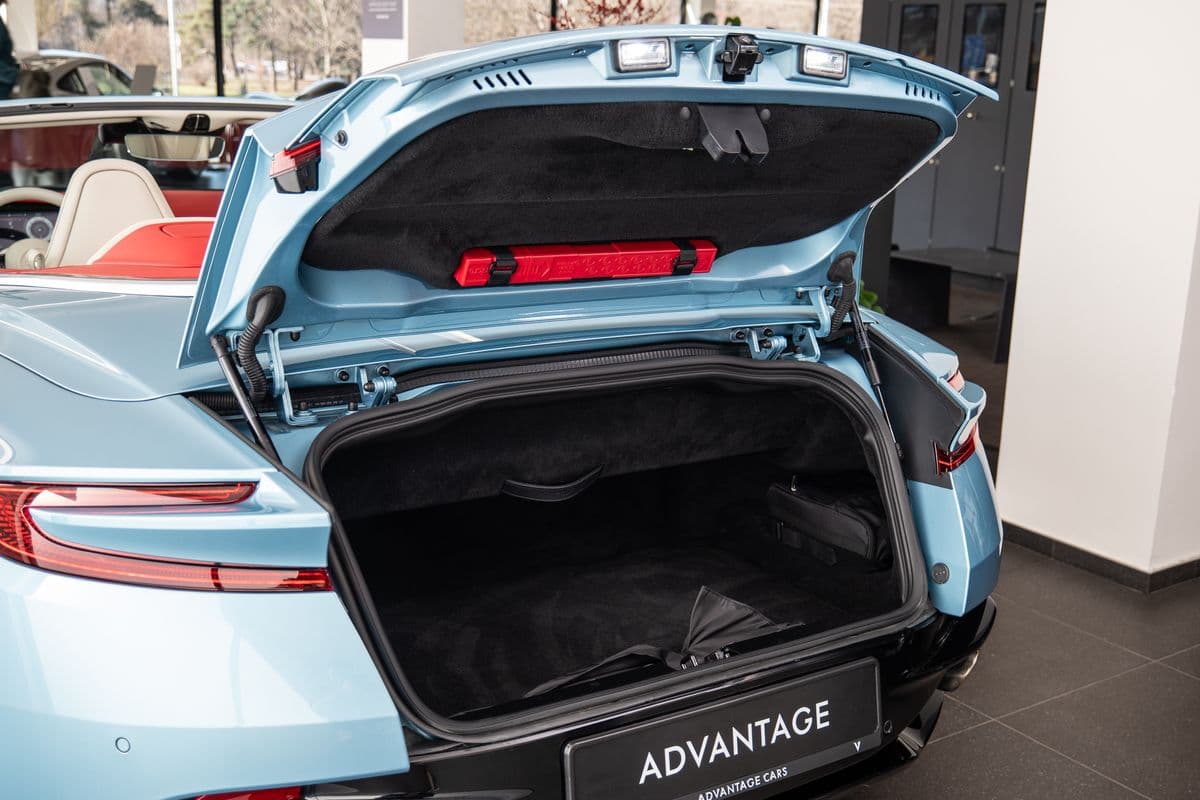 2024 Aston Martin Db12 - 19