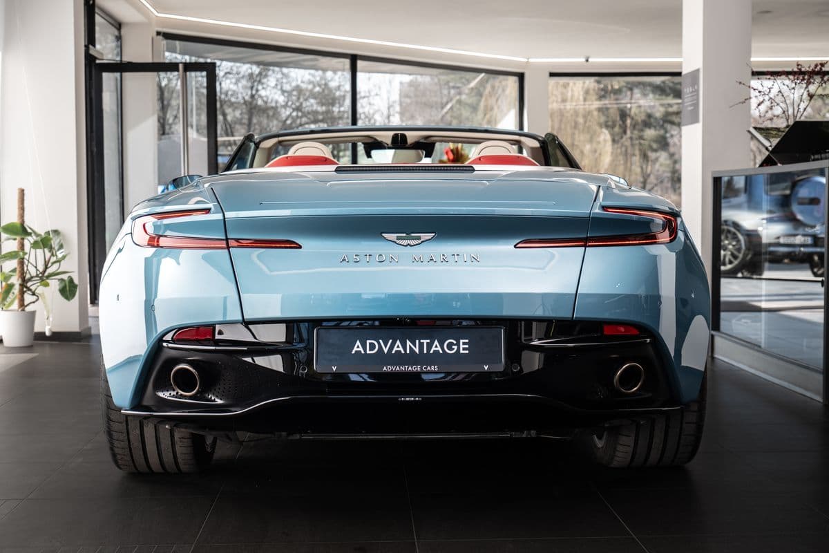2024 Aston Martin Db12 - 3