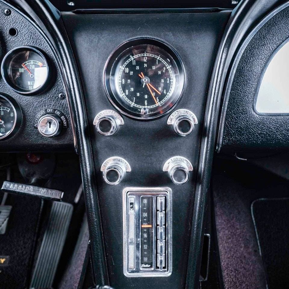1966 Chevrolet Corvette - 12
