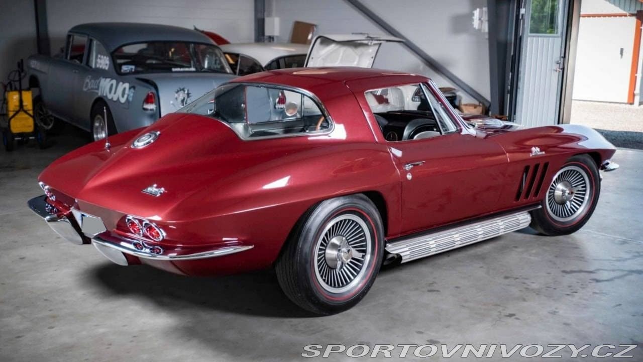 1966 Chevrolet Corvette - 3