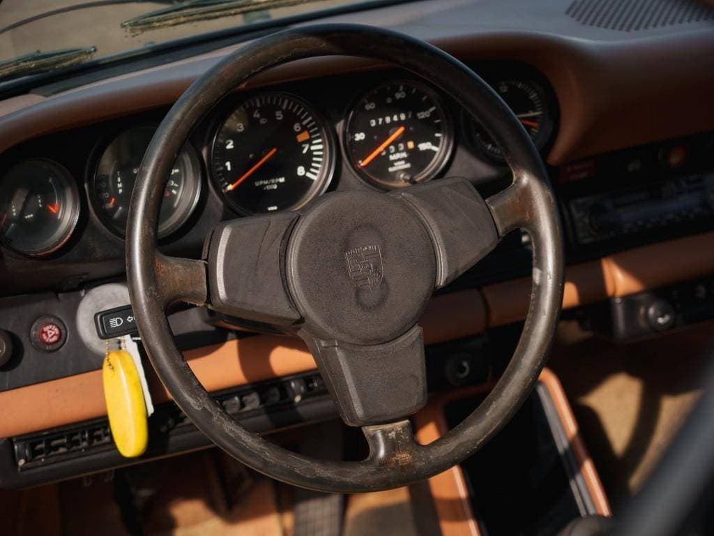 1976 Porsche 911 - 13