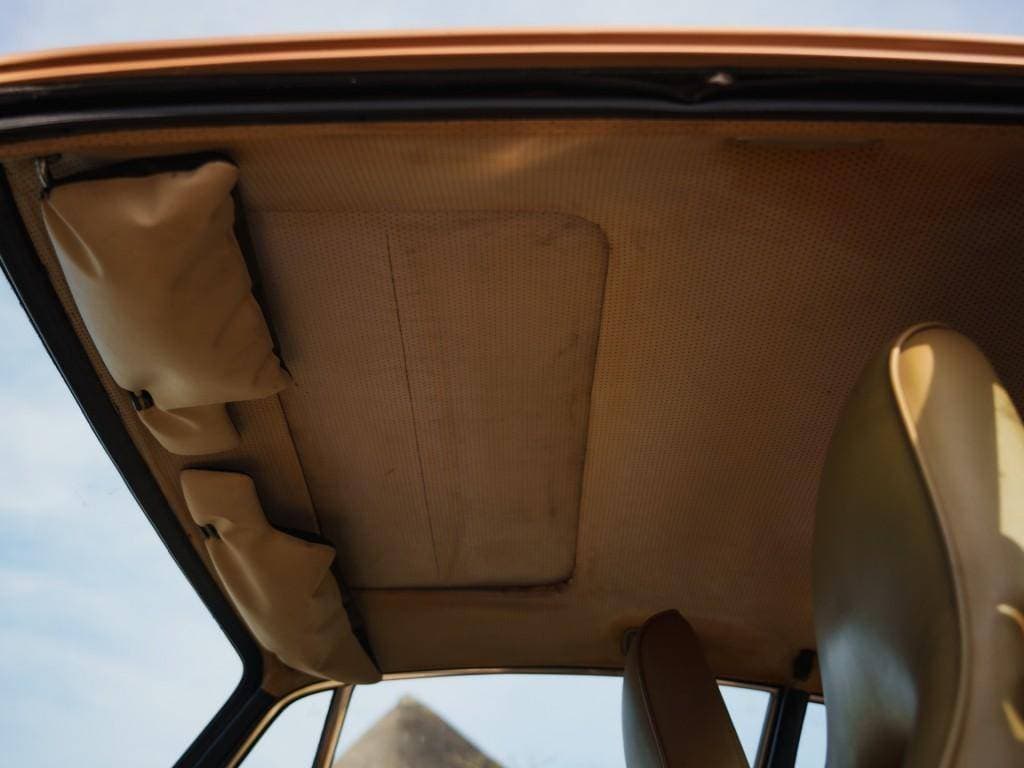 1976 Porsche 911 - 19