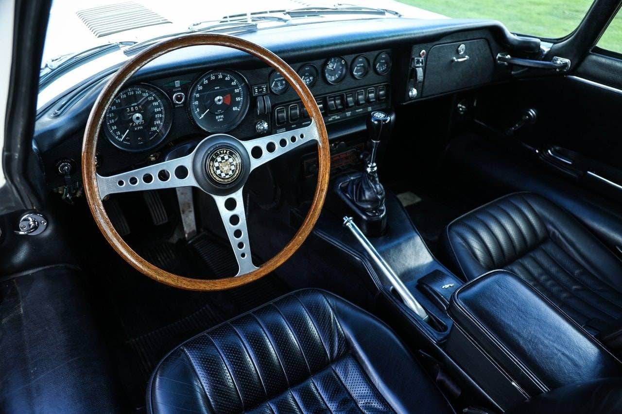 1971 Jaguar E-Type - 11