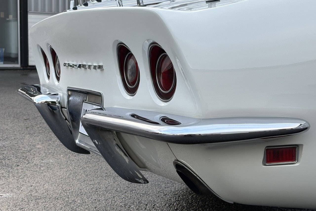 1969 Chevrolet Corvette - 11