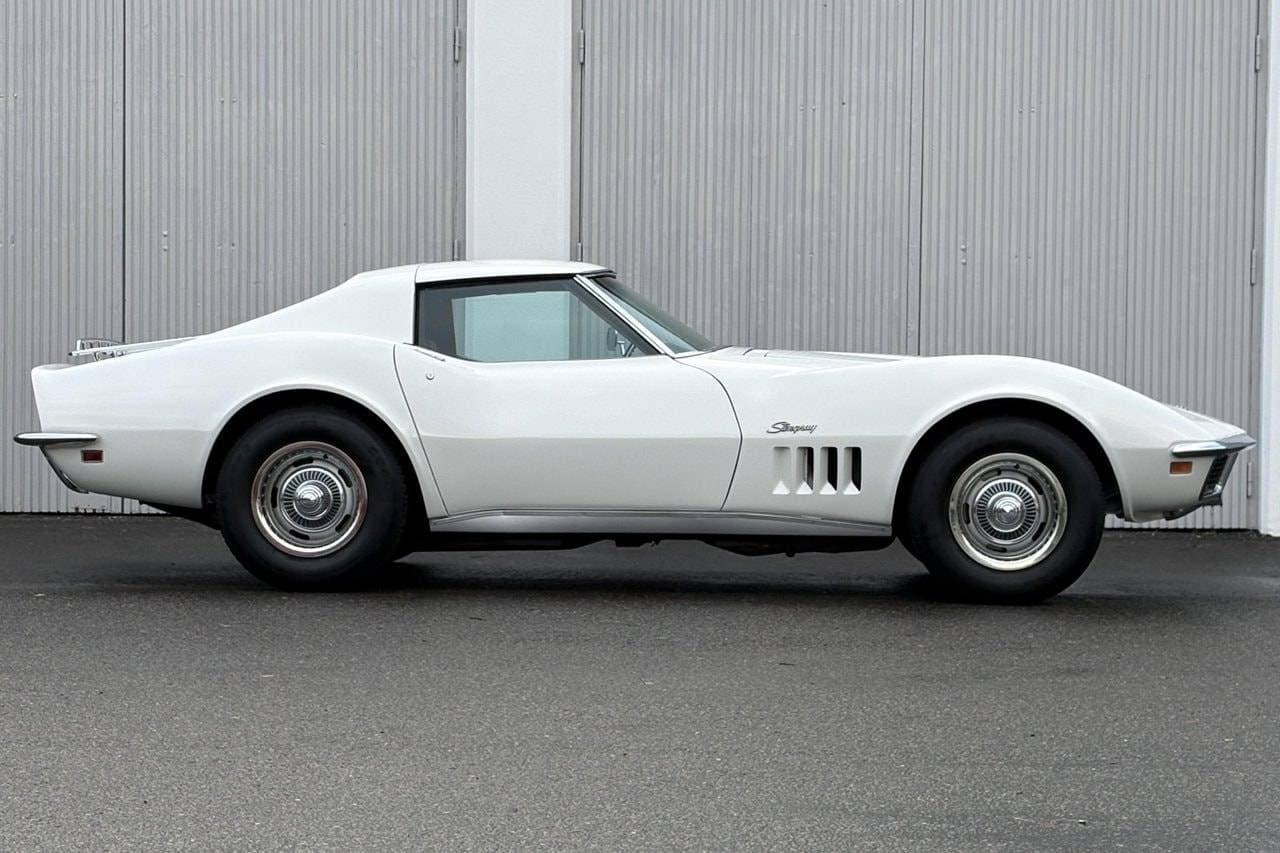 1969 Chevrolet Corvette - 3