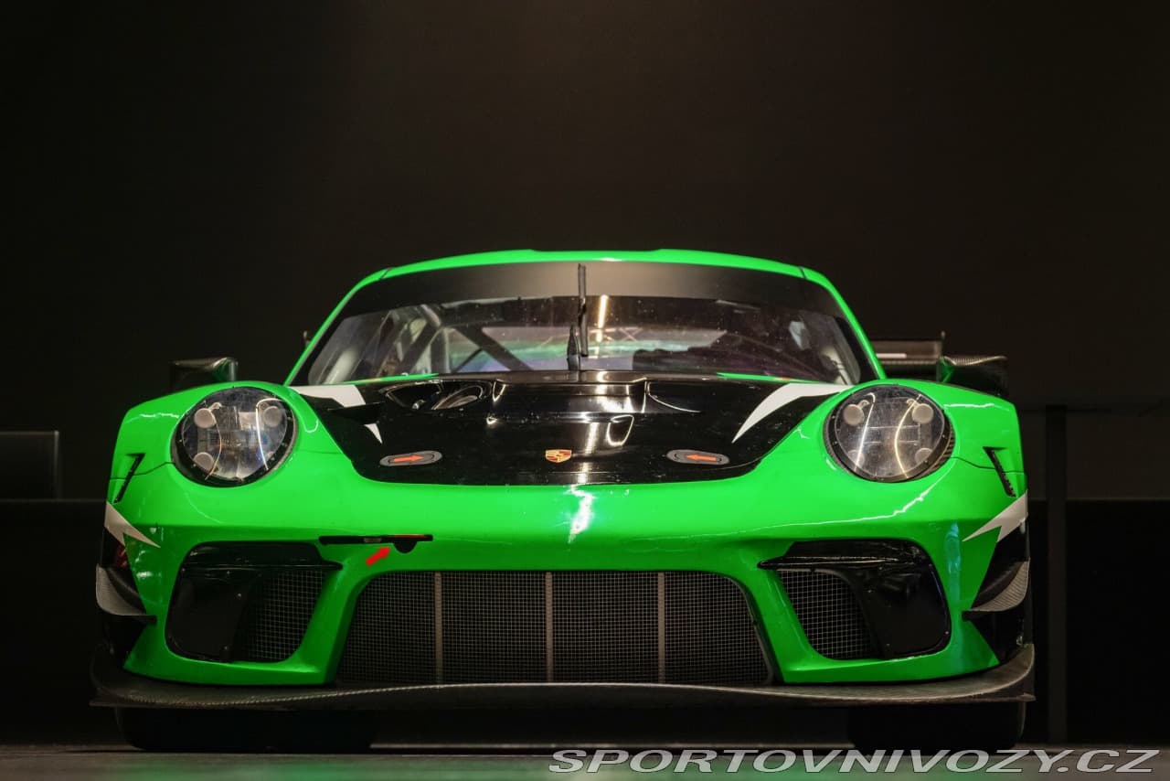 2018 Porsche 911 - 11