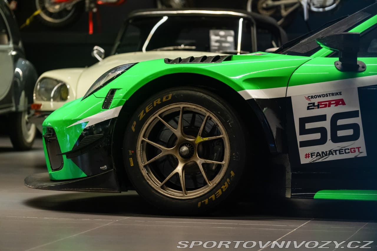 2018 Porsche 911 - 13