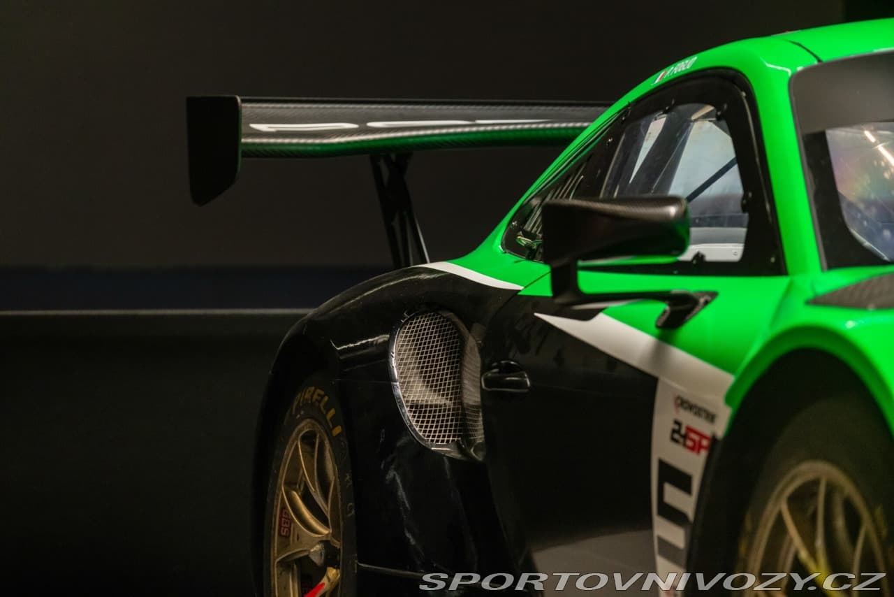 2018 Porsche 911 - 14