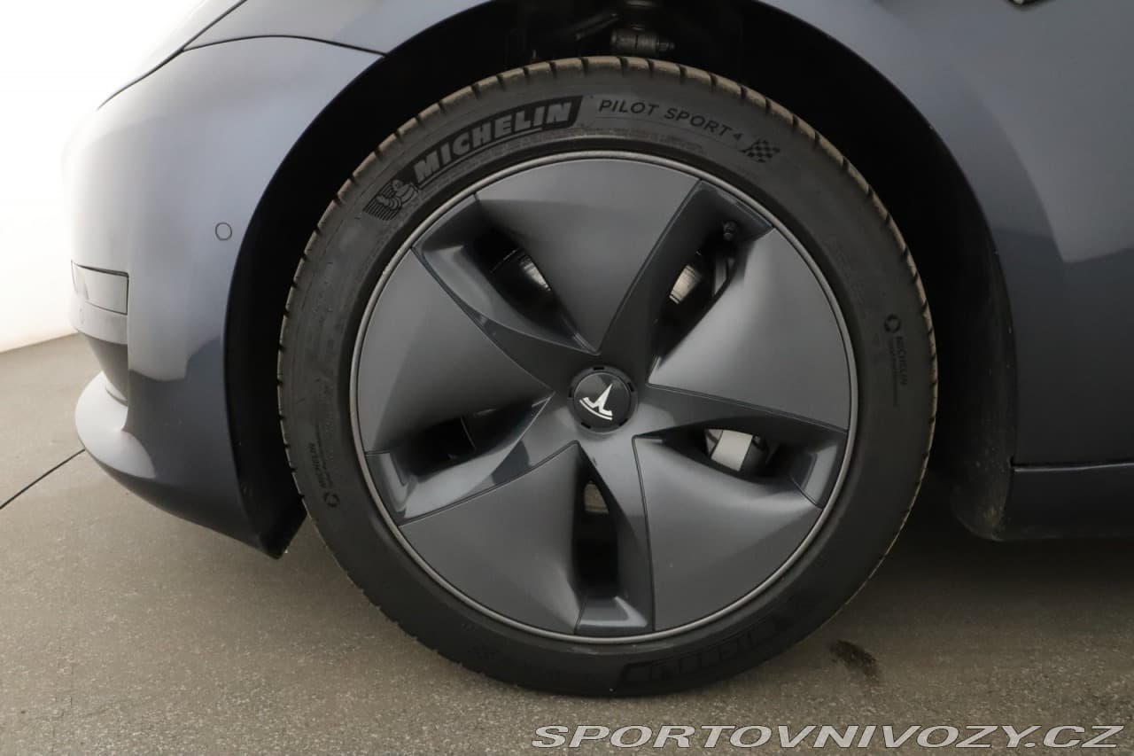 2020 Tesla Model 3 - 12