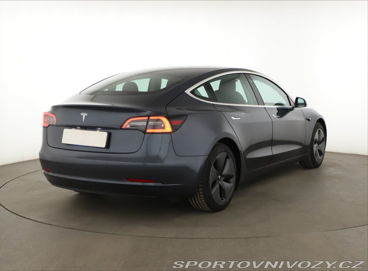 2020 Tesla Model 3 - 5