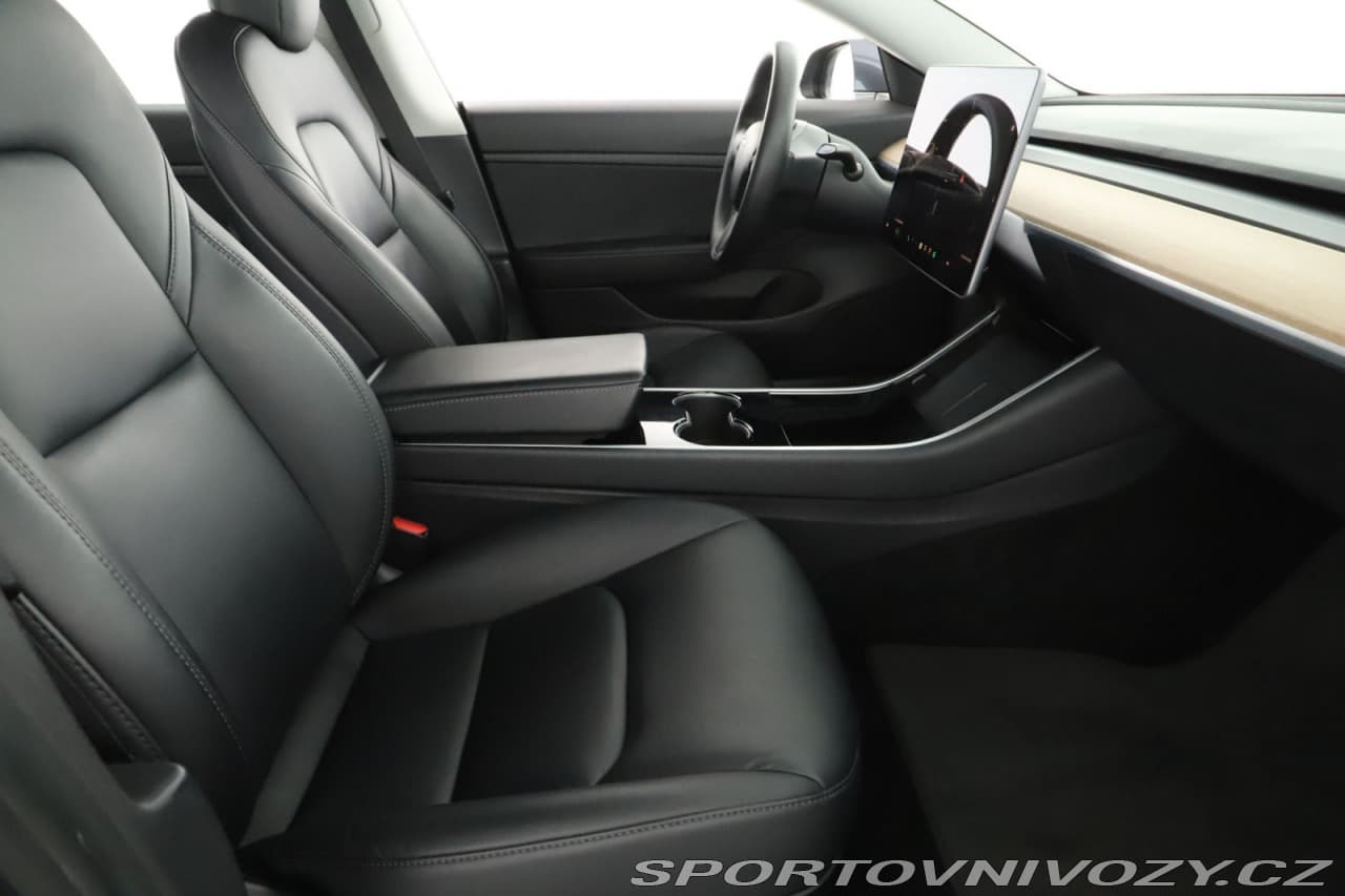 2020 Tesla Model 3 - 7