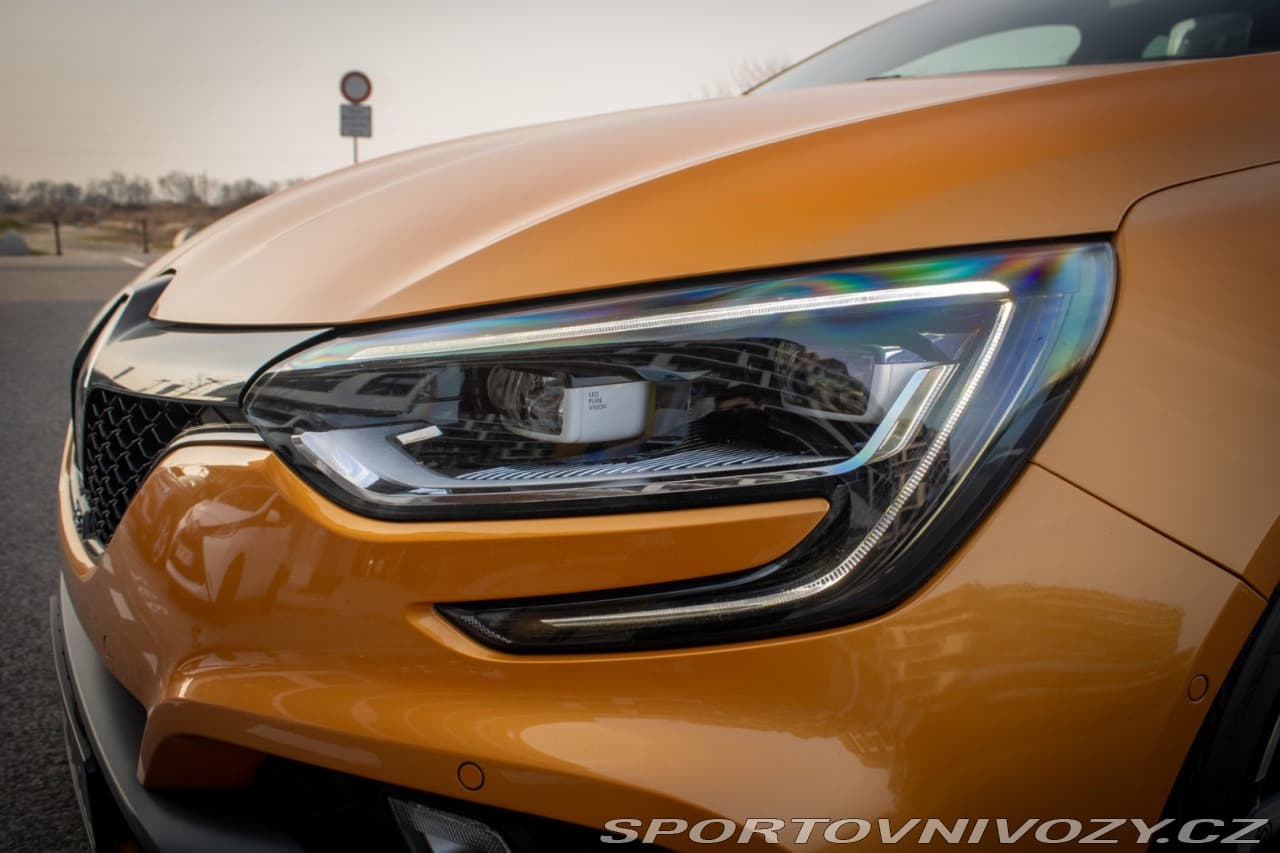 2018 Renault Megane - 11