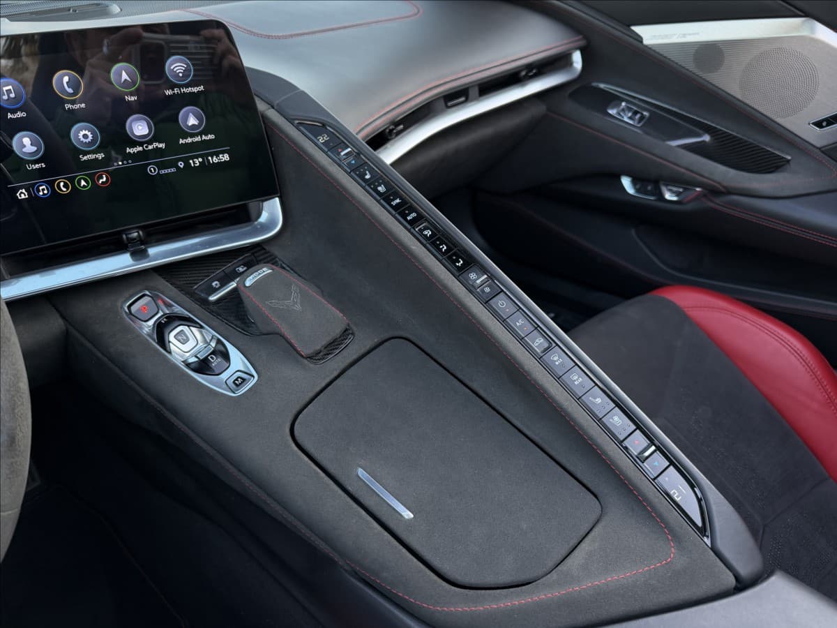 2021 Chevrolet Corvette - 19