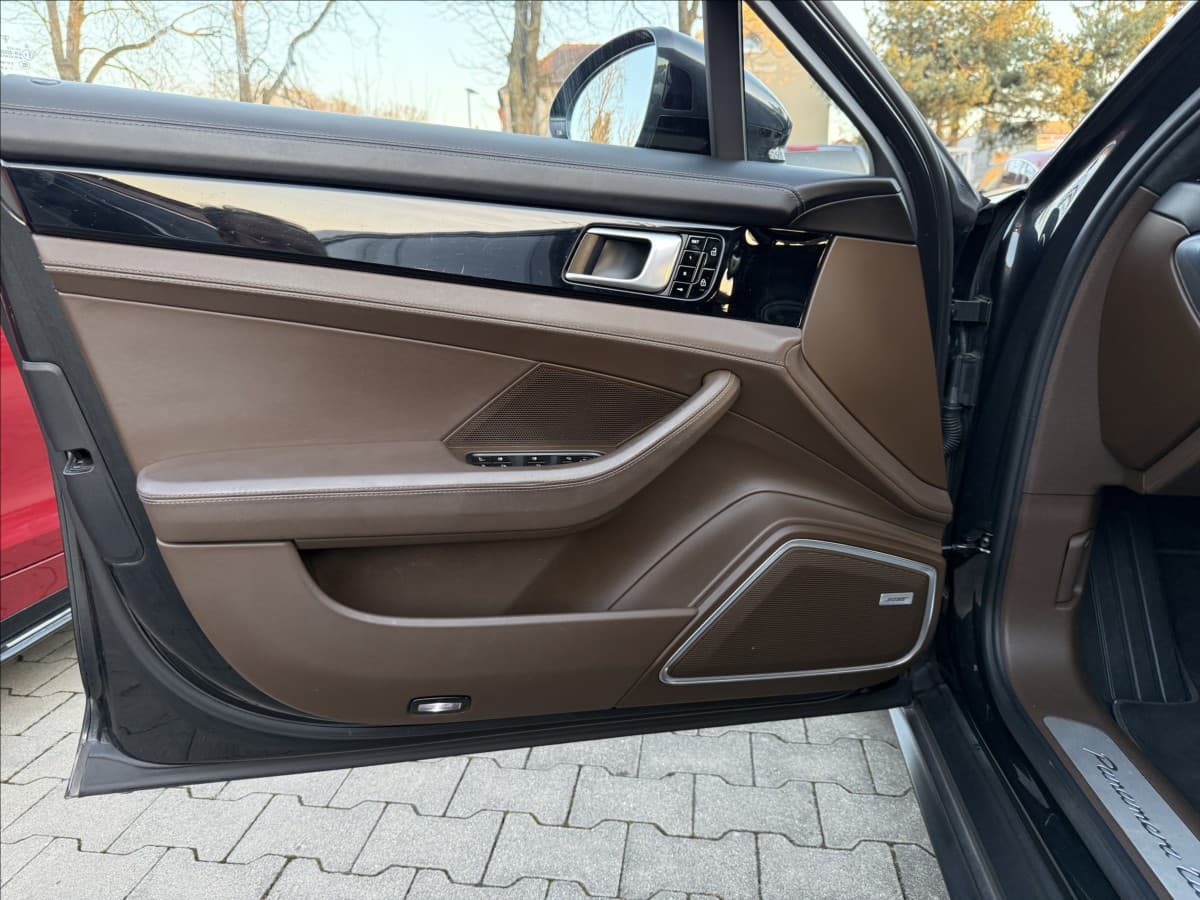 2019 Porsche Panamera - 14