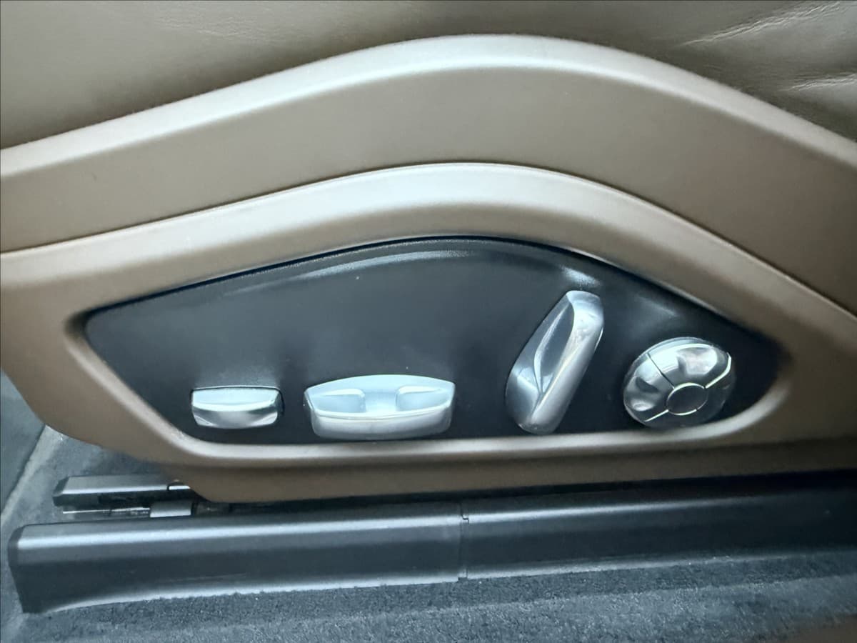 2019 Porsche Panamera - 20