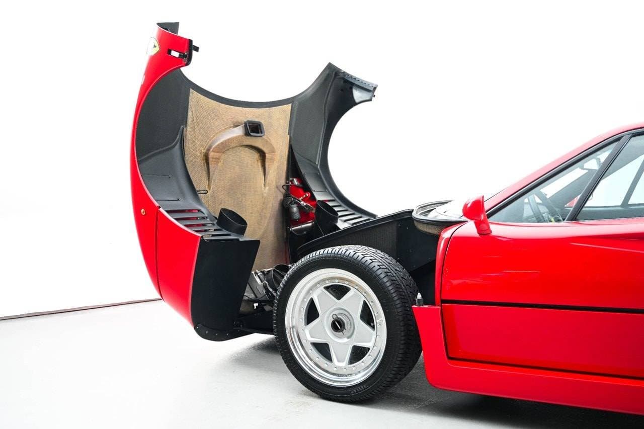 1989 Ferrari F40 - 12