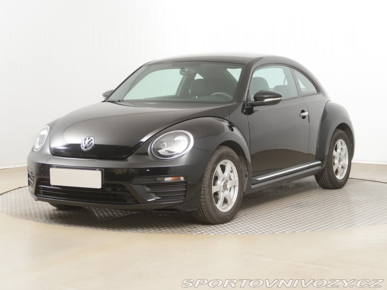 2018 Volkswagen Beetle - 2