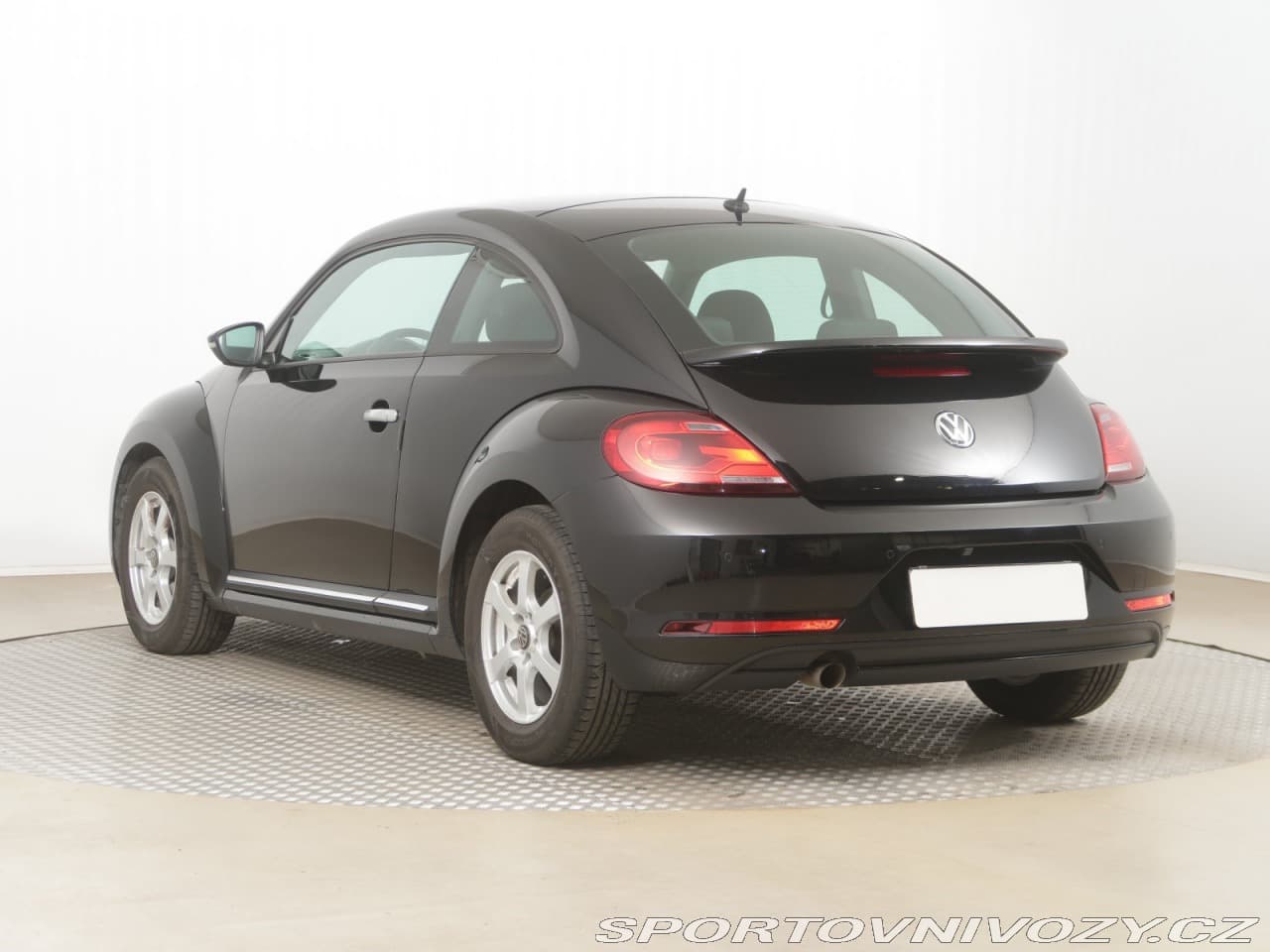 2018 Volkswagen Beetle - 4