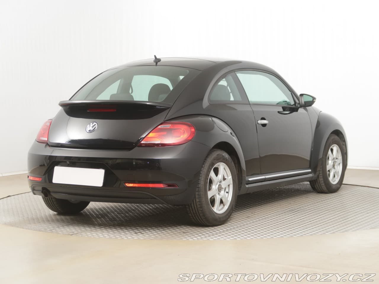 2018 Volkswagen Beetle - 5