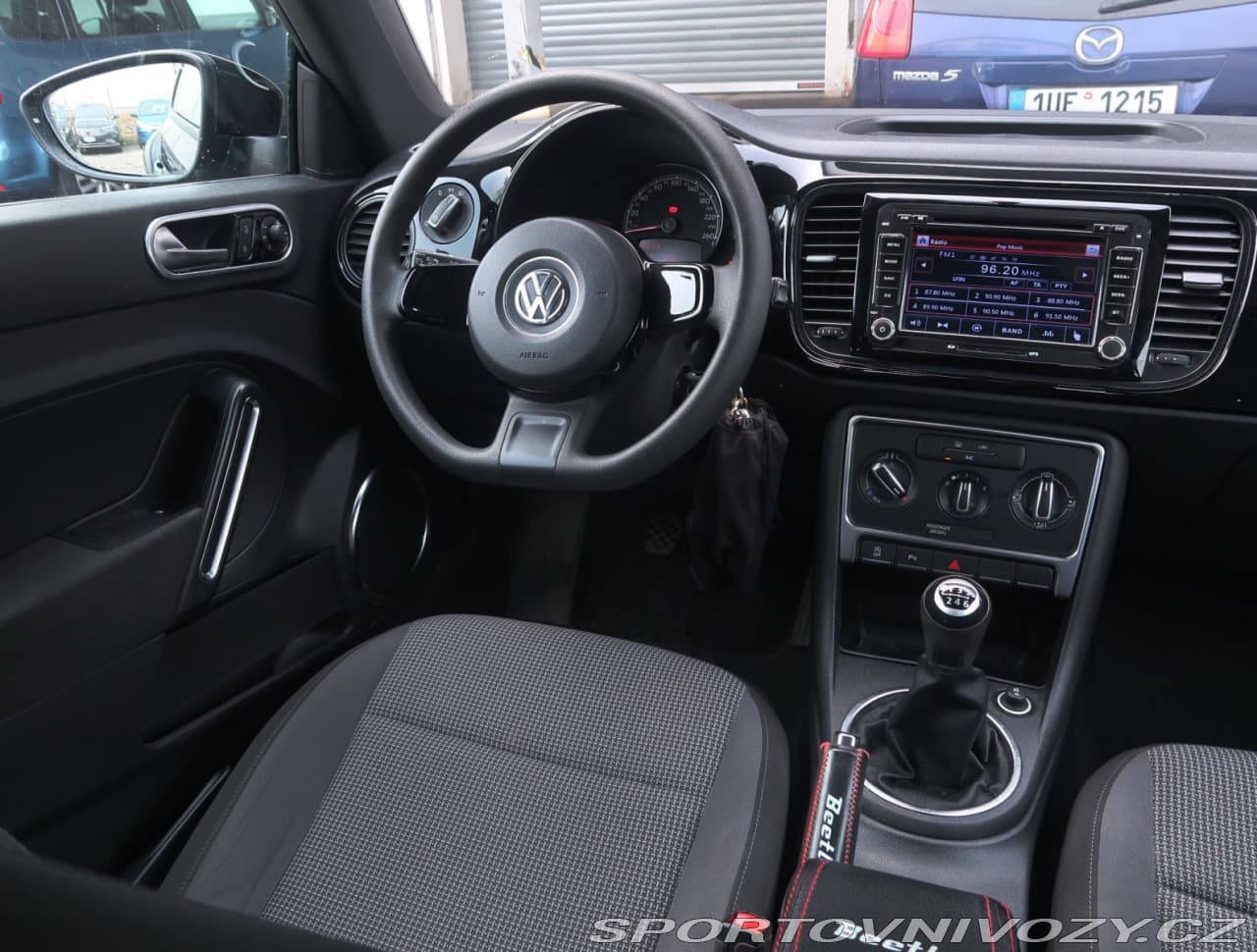 2018 Volkswagen Beetle - 7