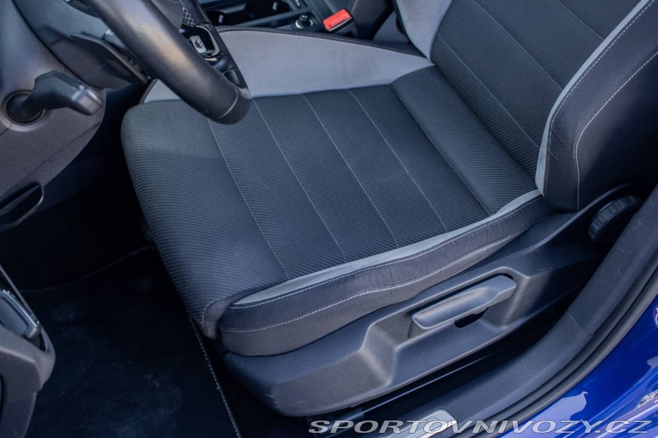 2015 Volkswagen Golf - 16