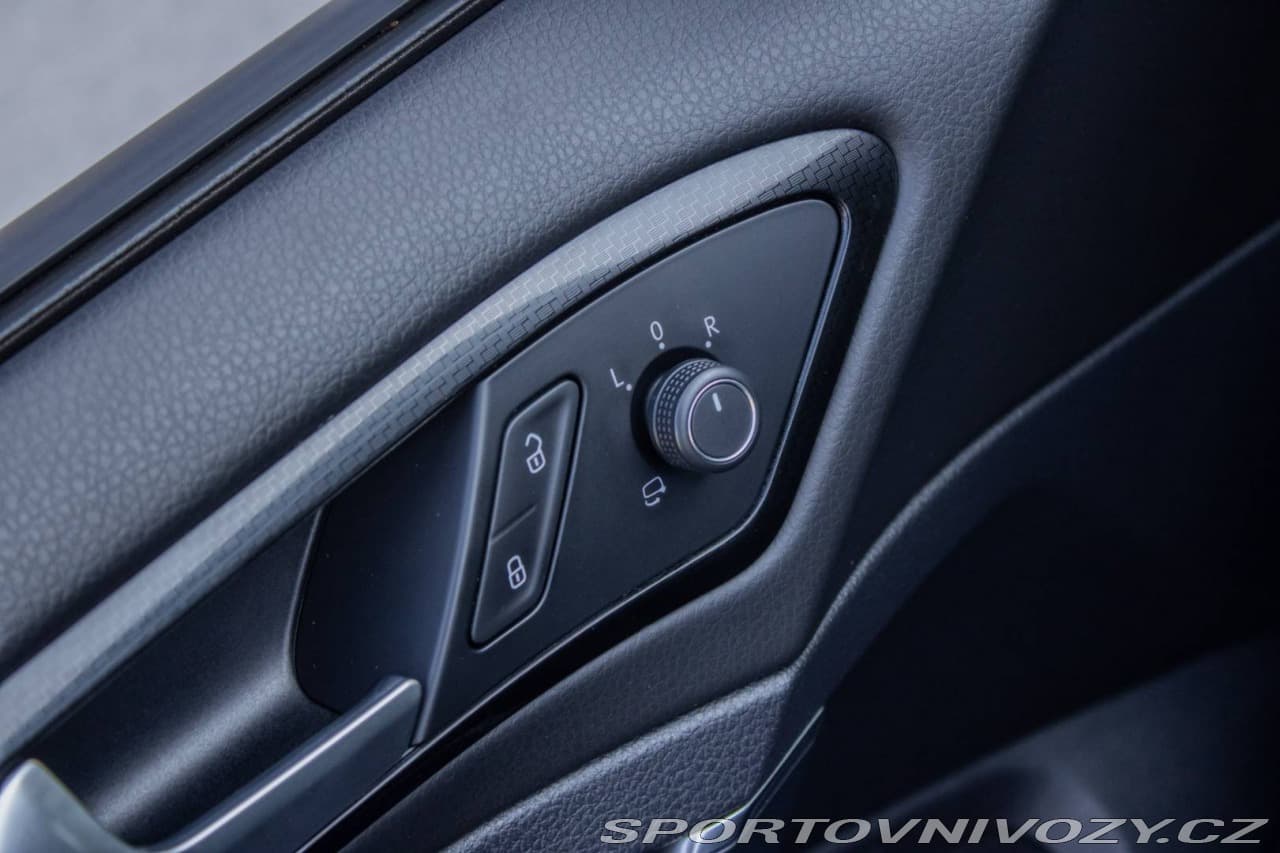 2015 Volkswagen Golf - 17