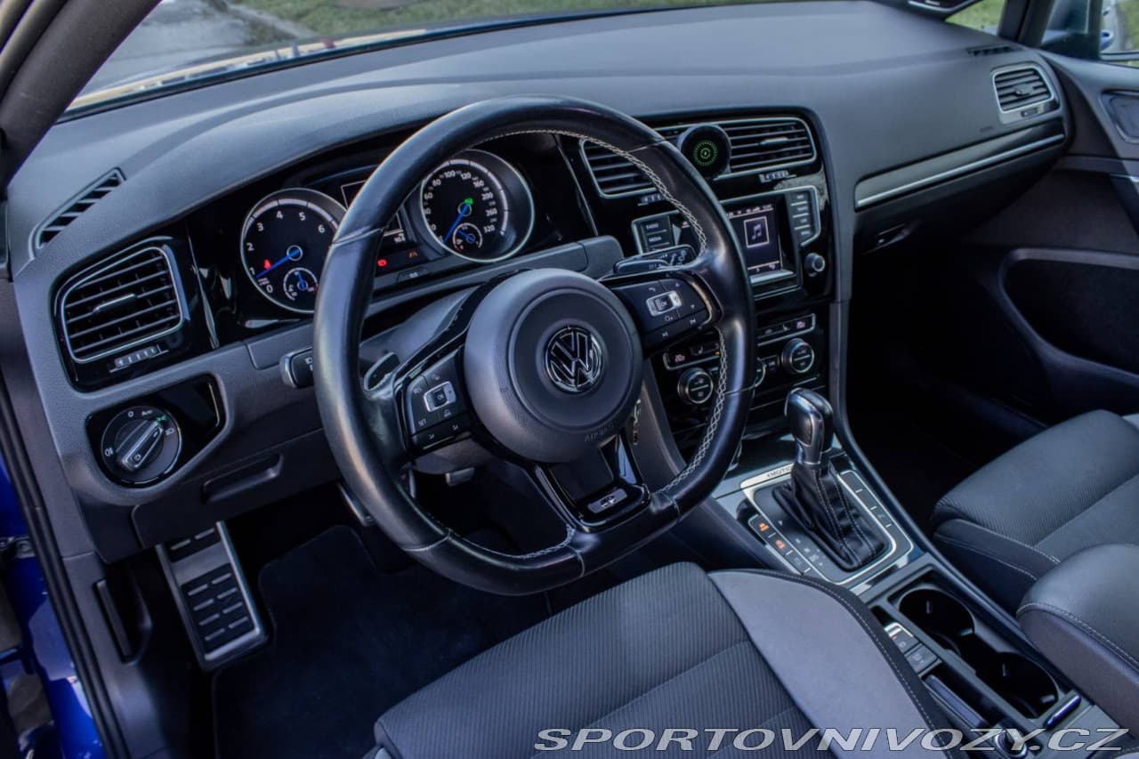 2015 Volkswagen Golf - 18