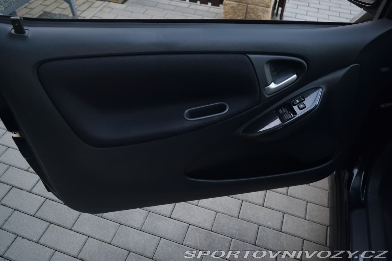 2001 Toyota Yaris - 12