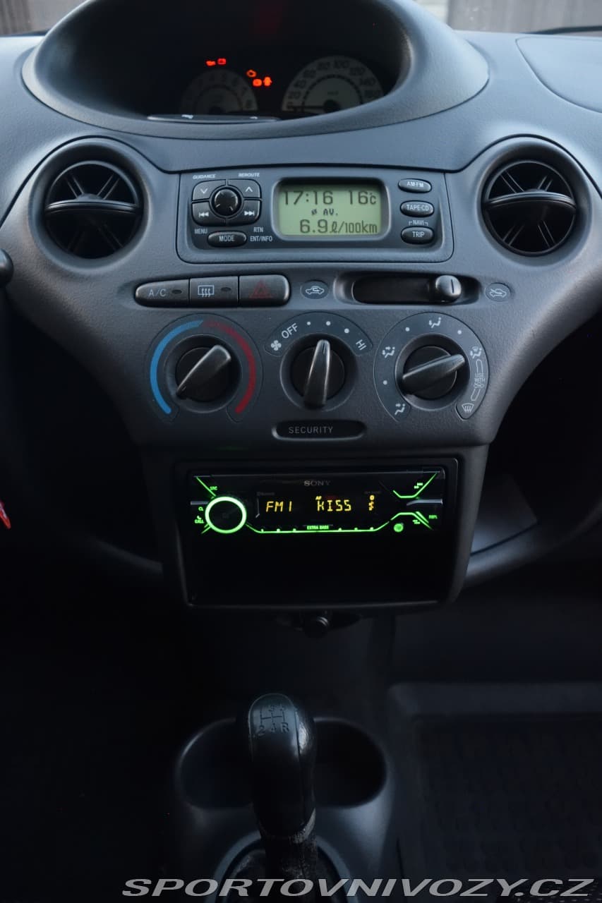 2001 Toyota Yaris - 18