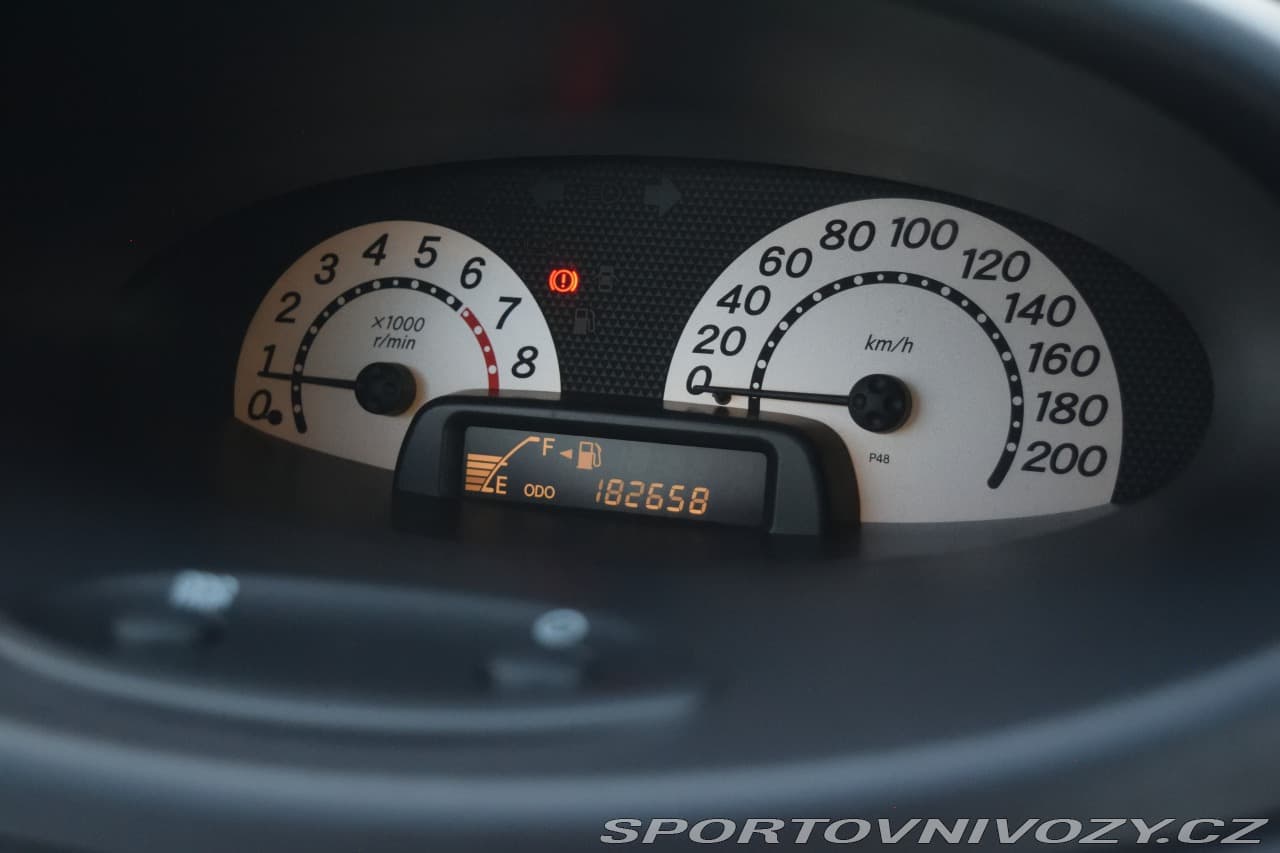 2001 Toyota Yaris - 19