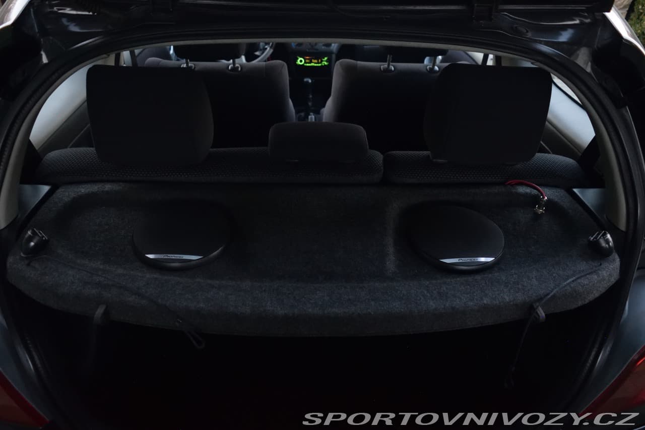 2001 Toyota Yaris - 20