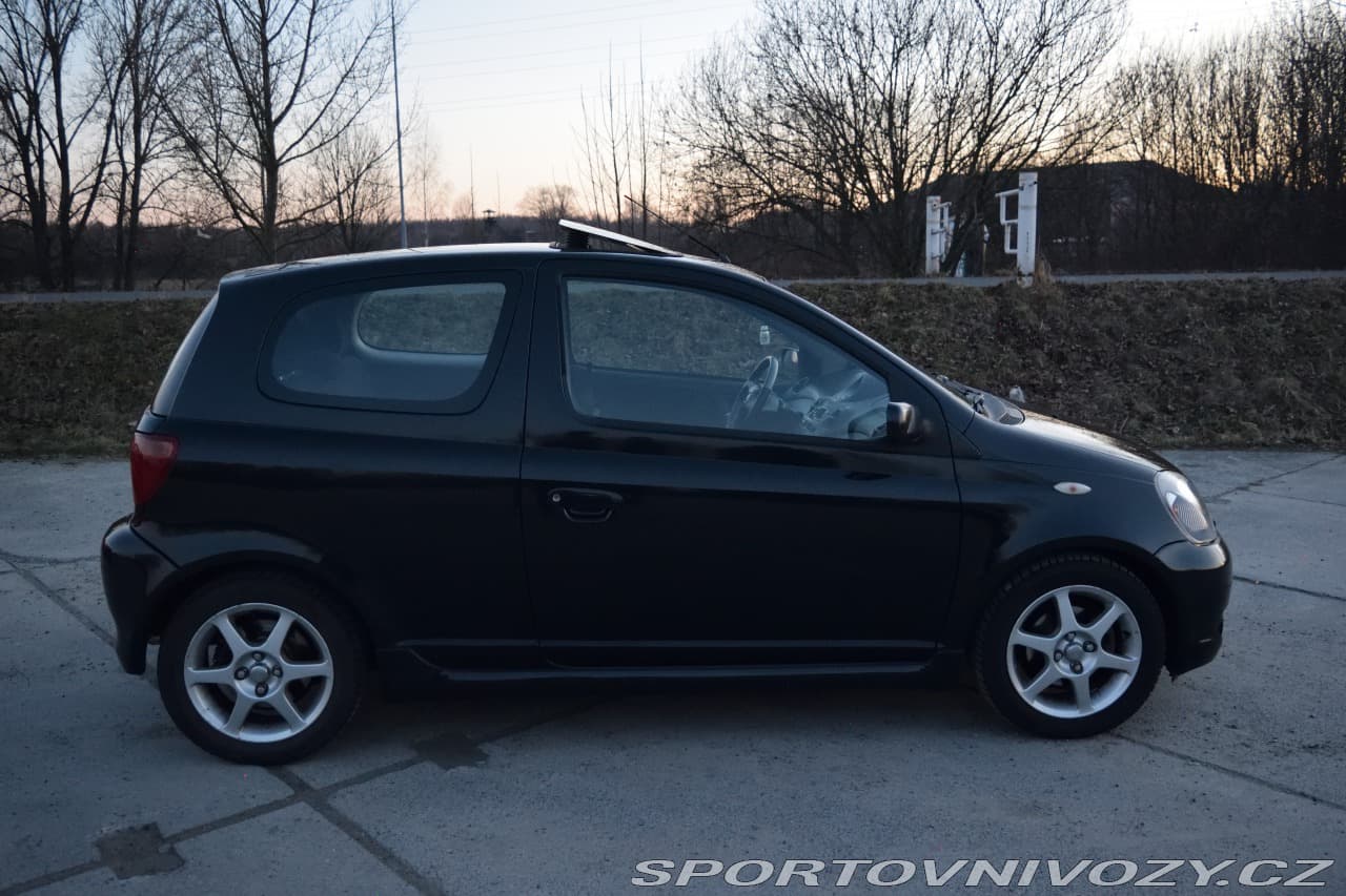 2001 Toyota Yaris - 9