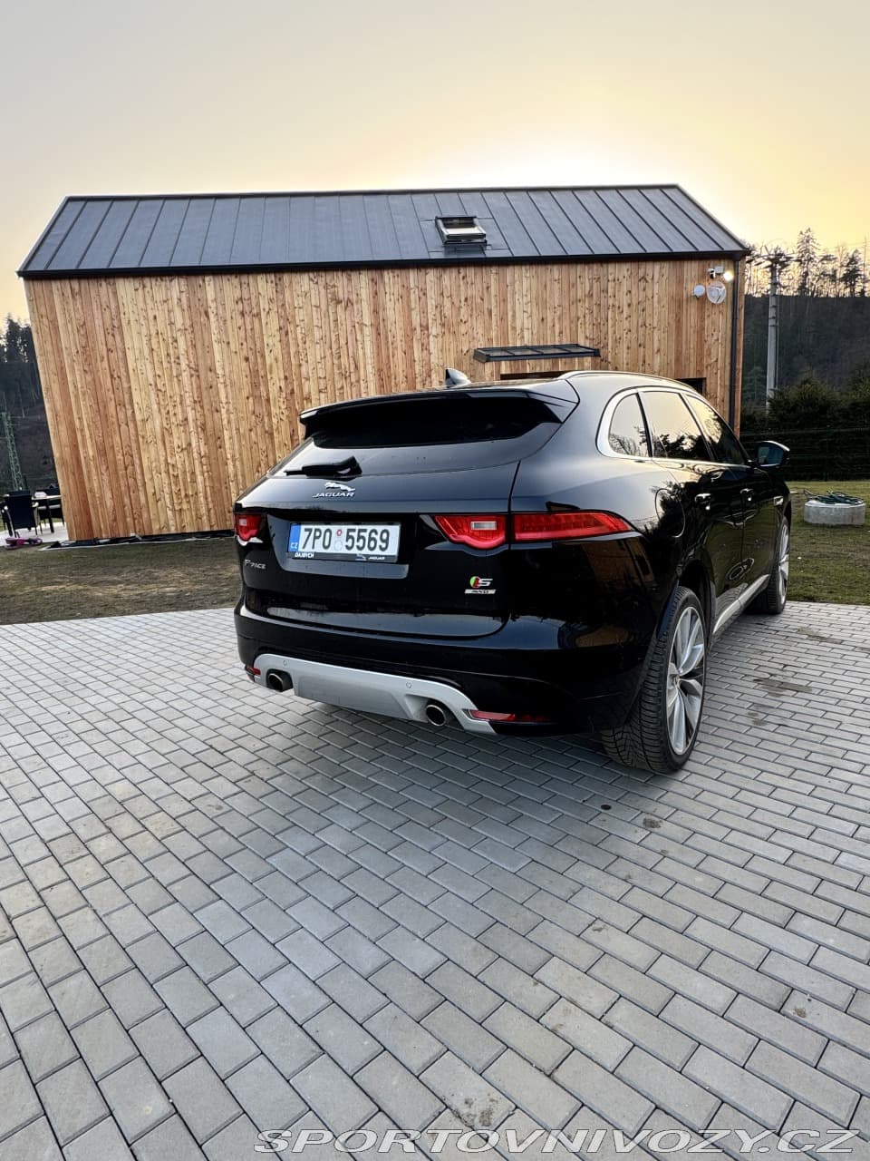 2017 Jaguar F-Pace - 3