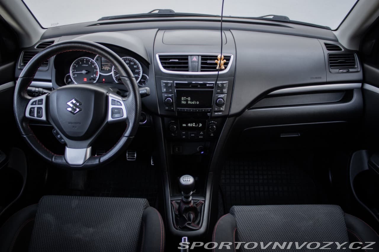 2015 Suzuki SWIFT - 11