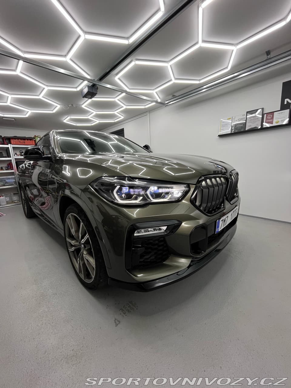 2021 BMW X6 - 16